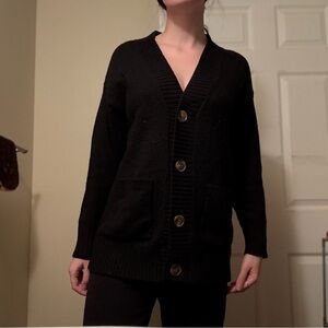 RICKIS BLACK V-NECK BOYFRIEND CARDIGAN SIZE SMALL